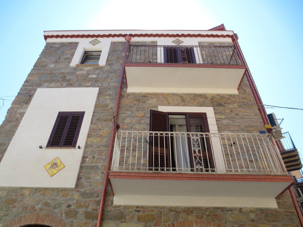 Aurora Bed And Breakfast Santo Stefano di Camastra Esterno foto